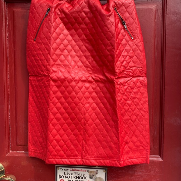 NWT ❤️ GRACIA - Gorgeous Hot Red Quilted Faux Leather Skirt 🔥 Large - Picture 12 of 16